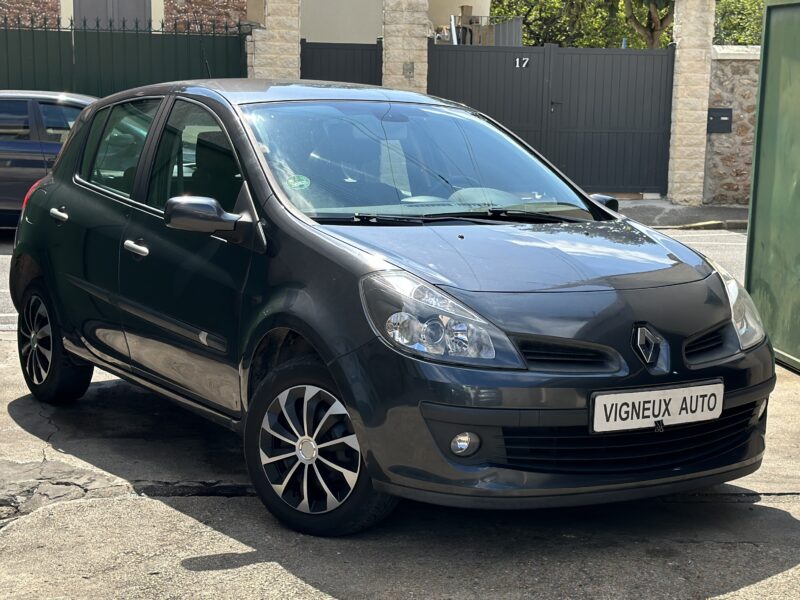 RENAULT CLIO 3 ESS 1.6 DYNAMIQUE PAYER EN 4X