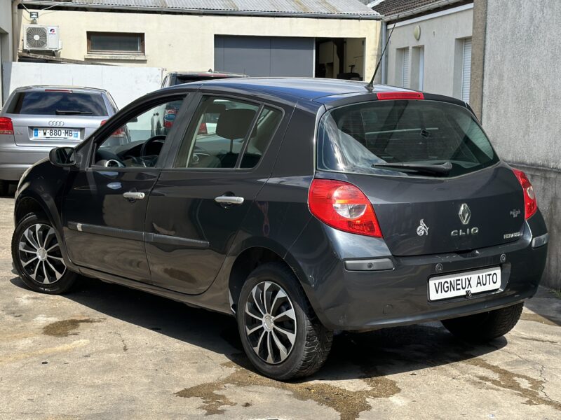 RENAULT CLIO 3 ESS 1.6 DYNAMIQUE PAYER EN 4X