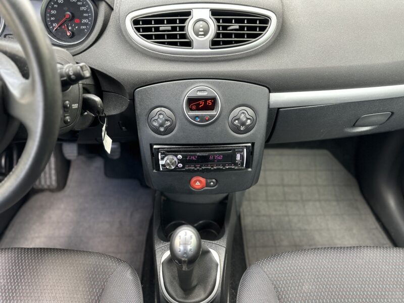 RENAULT CLIO 3 ESS 1.6 DYNAMIQUE PAYER EN 4X