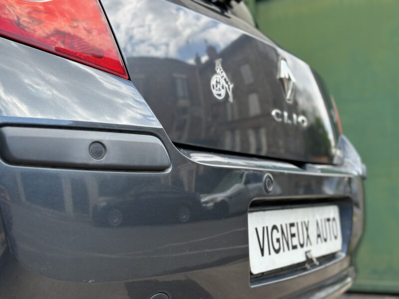 RENAULT CLIO 3 ESS 1.6 DYNAMIQUE PAYER EN 4X