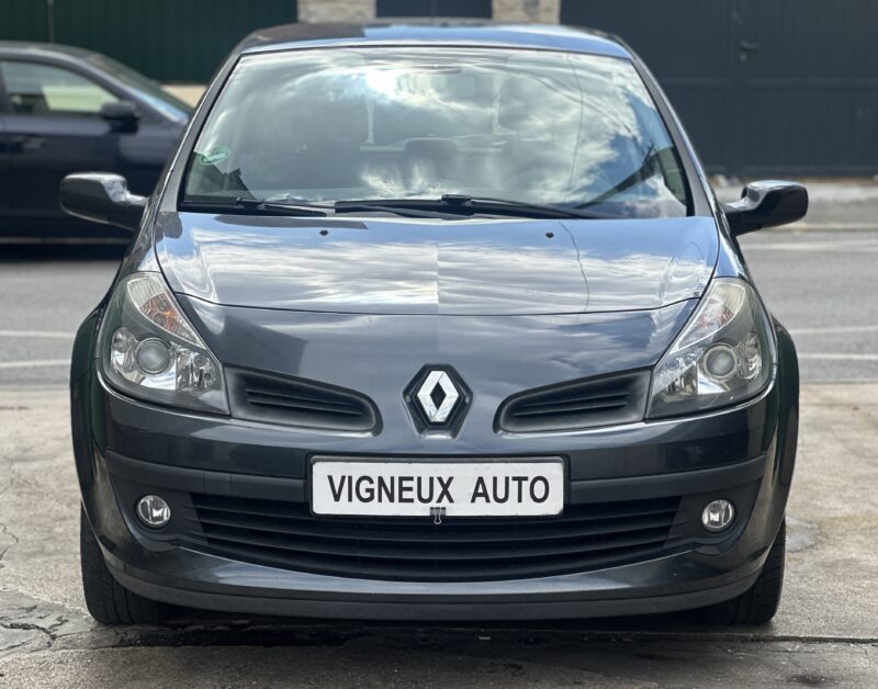 RENAULT CLIO 3 ESS 1.6 DYNAMIQUE PAYER EN 4X
