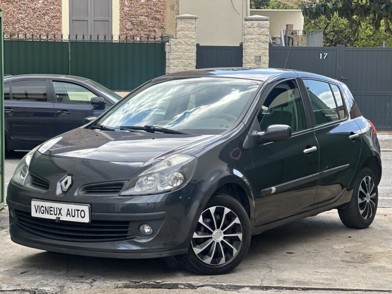 RENAULT CLIO 3 ESS 1.6 DYNAMIQUE PAYER EN 4X