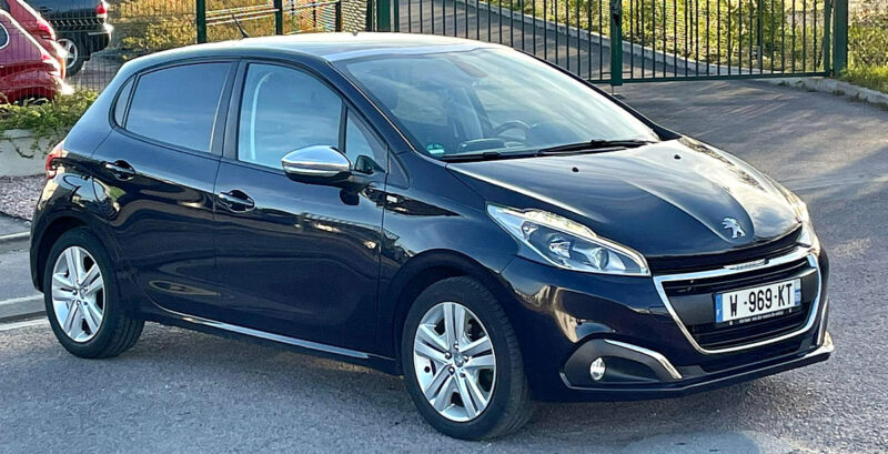 PEUGEOT 208 2016