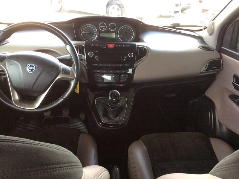 LANCIA YPSILON TWINAIR TURBO 86CV 4CV CRIT AIR 1ER MAIN