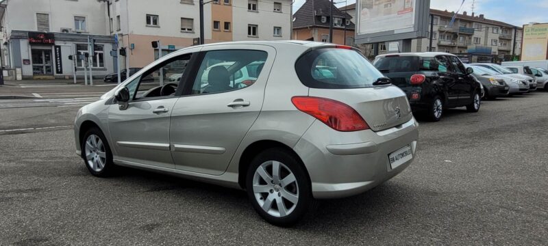 PEUGEOT 308 1.6 Essence 120 CV