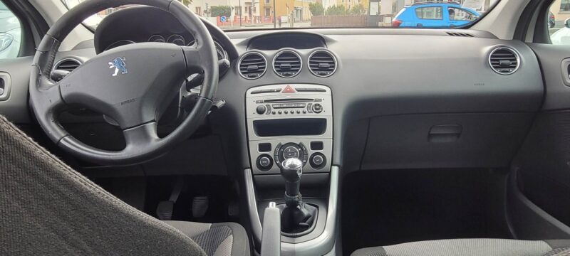 PEUGEOT 308 1.6 Essence 120 CV