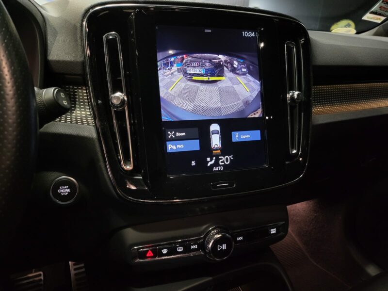 VOLVO XC40 D4 AWD 190CH R-DESIGN APPLE CARPLAY/ANDROID AUTO/CAMERA