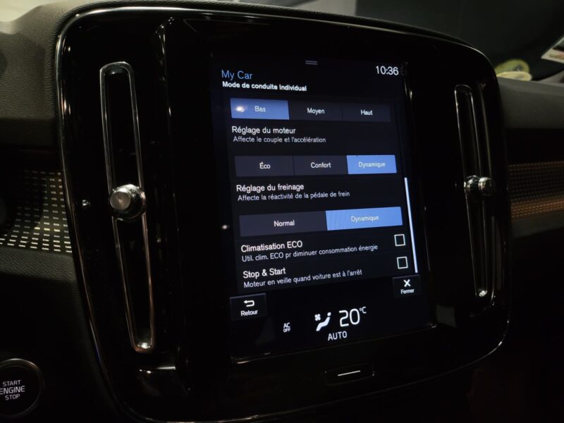 VOLVO XC40 D4 AWD 190CH R-DESIGN APPLE CARPLAY/ANDROID AUTO/CAMERA