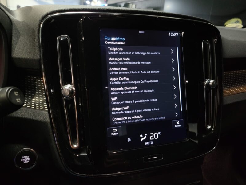 VOLVO XC40 D4 AWD 190CH R-DESIGN APPLE CARPLAY/ANDROID AUTO/CAMERA