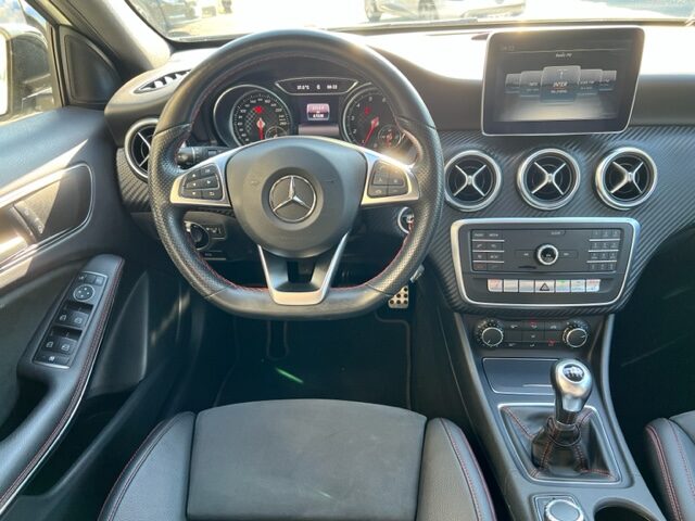 MERCEDES CLASSE A 180 AMG FASCINATION  BVM 2016