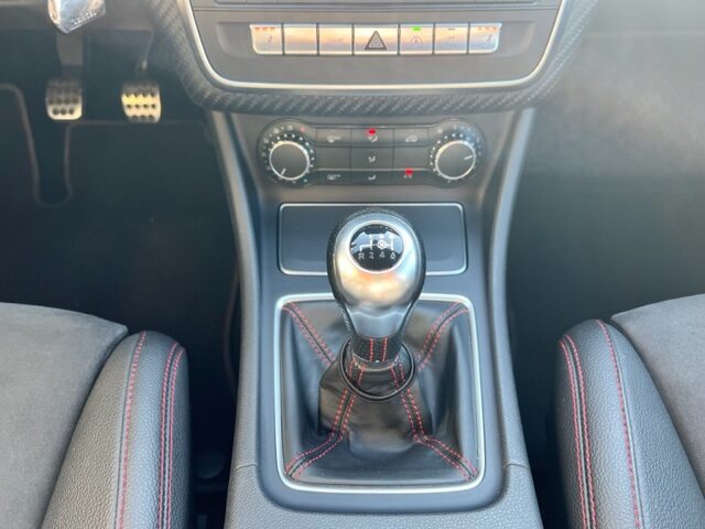 MERCEDES CLASSE A 180 AMG FASCINATION  BVM 2016