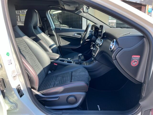 MERCEDES CLASSE A 180 AMG FASCINATION  BVM 2016