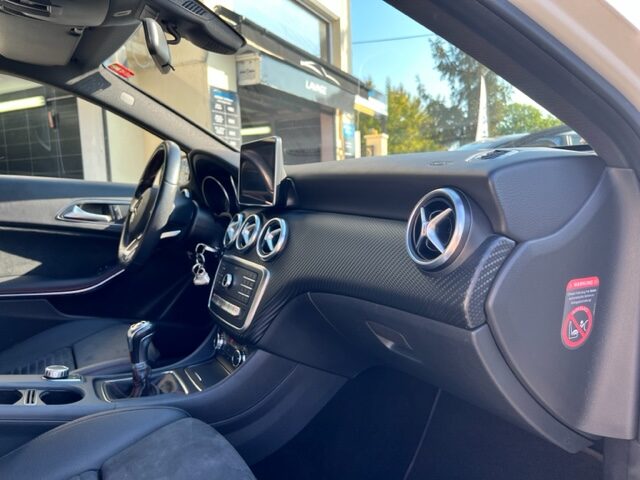 MERCEDES CLASSE A 180 AMG FASCINATION  BVM 2016