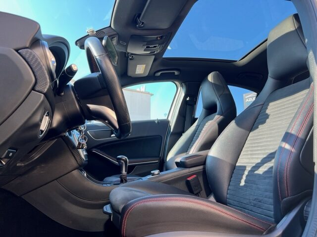 MERCEDES CLASSE A 180 AMG FASCINATION  BVM 2016