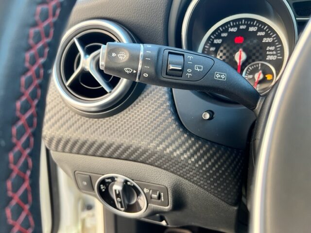 MERCEDES CLASSE A 180 AMG FASCINATION  BVM 2016