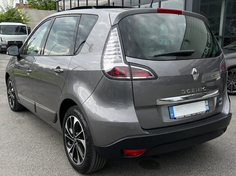 RENAULT SCENIC III PHASE 3 BOSE 1.5 DCI 110 Cv 1ERE MAIN / 30 500 Kms TOIT OUVRANT FULL Garantie1an