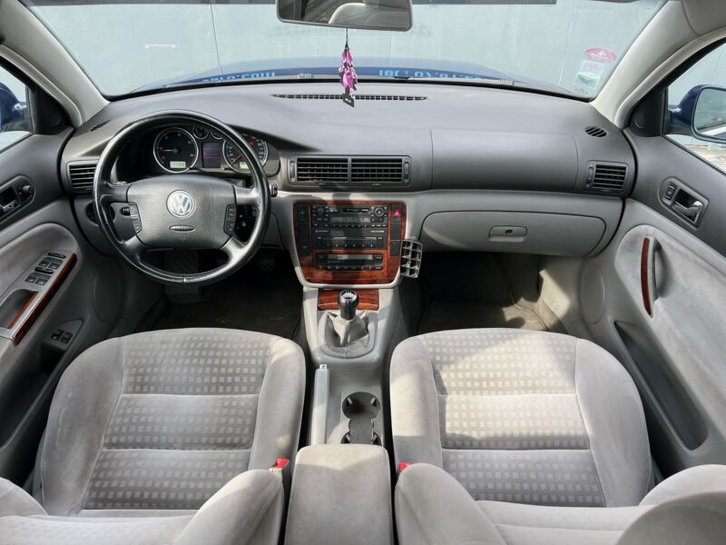 VOLKSWAGEN PASSAT 2003