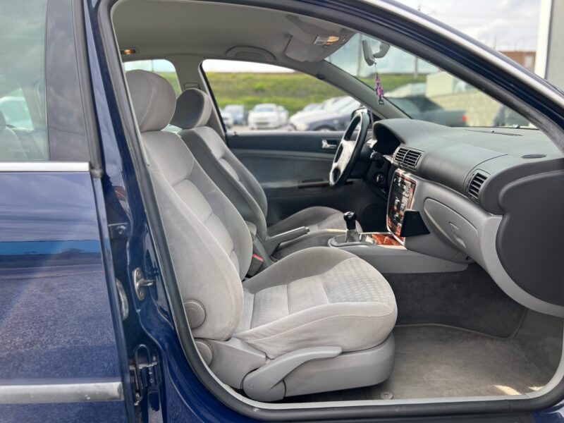 VOLKSWAGEN PASSAT 2003
