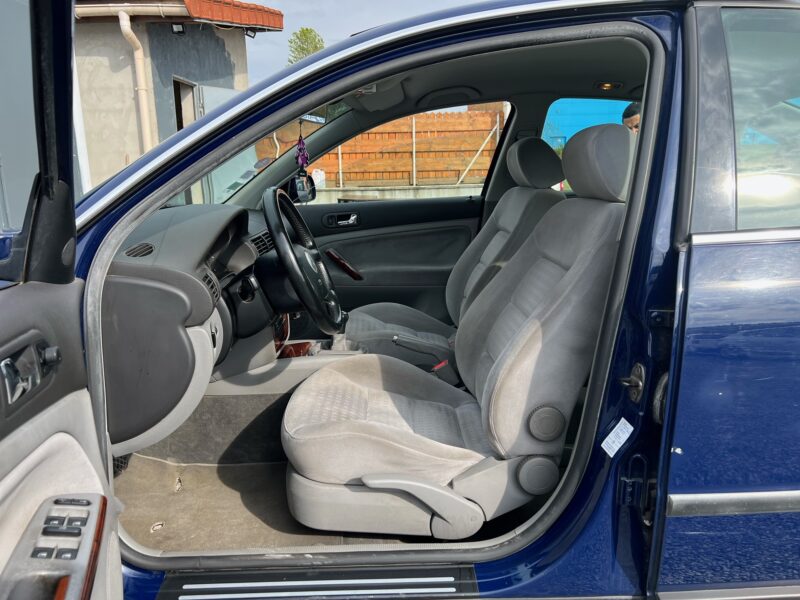 VOLKSWAGEN PASSAT 2003