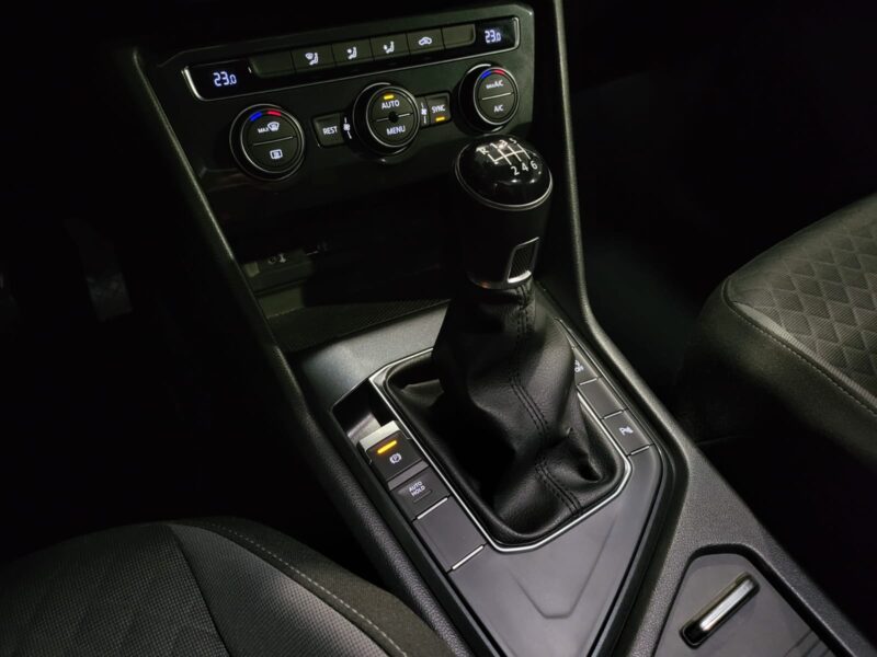 VOLKSWAGEN TIGUAN 1.4 TSi 150cv ACT CONFORTLINE+ 1er MAIN TOIT OUVRANT PANORAMIQUE / ATTELAGE ELECTR