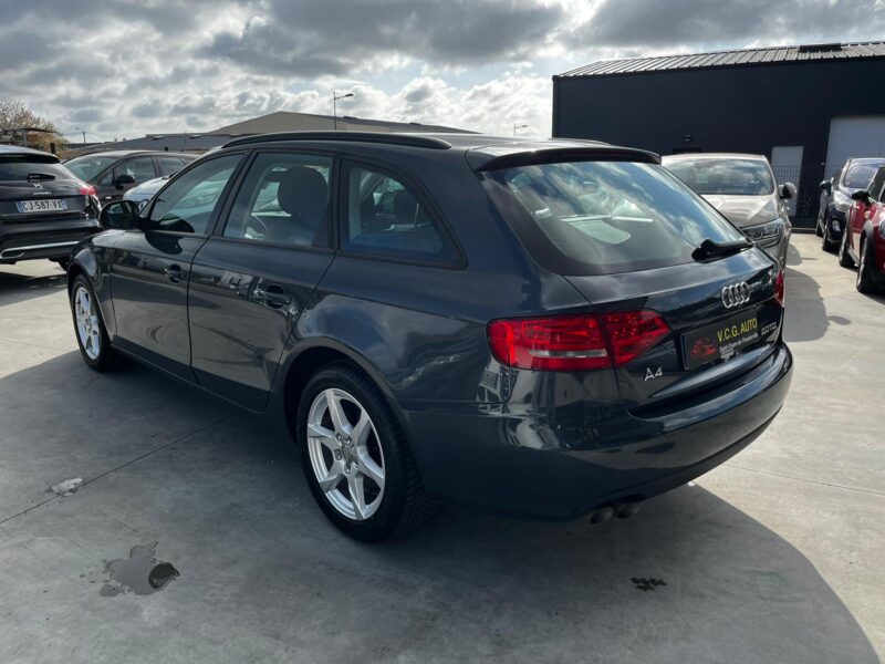 AUDI A4 B8 Avant 2.0 TDI 136 attraction