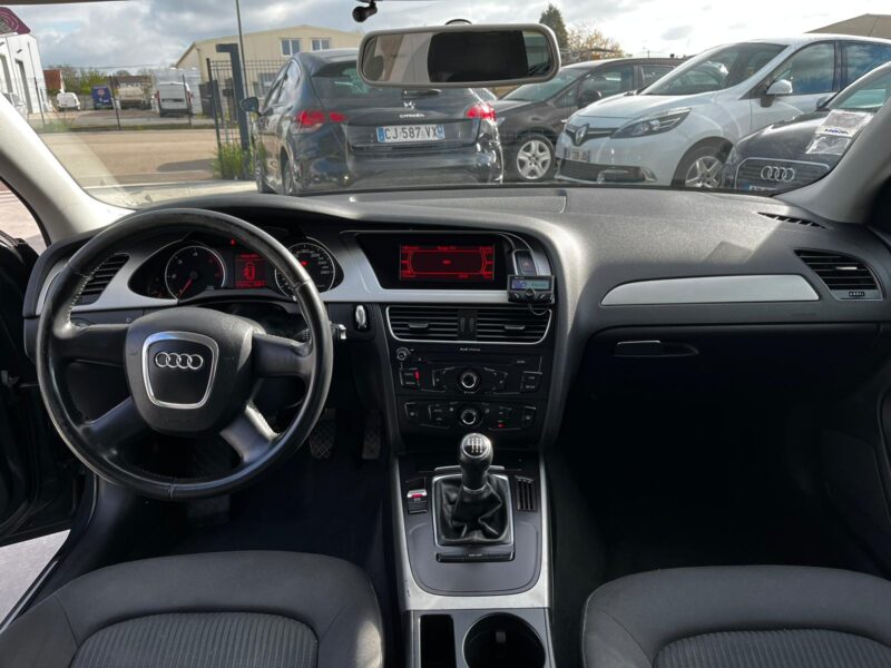 AUDI A4 B8 Avant 2.0 TDI 136 attraction