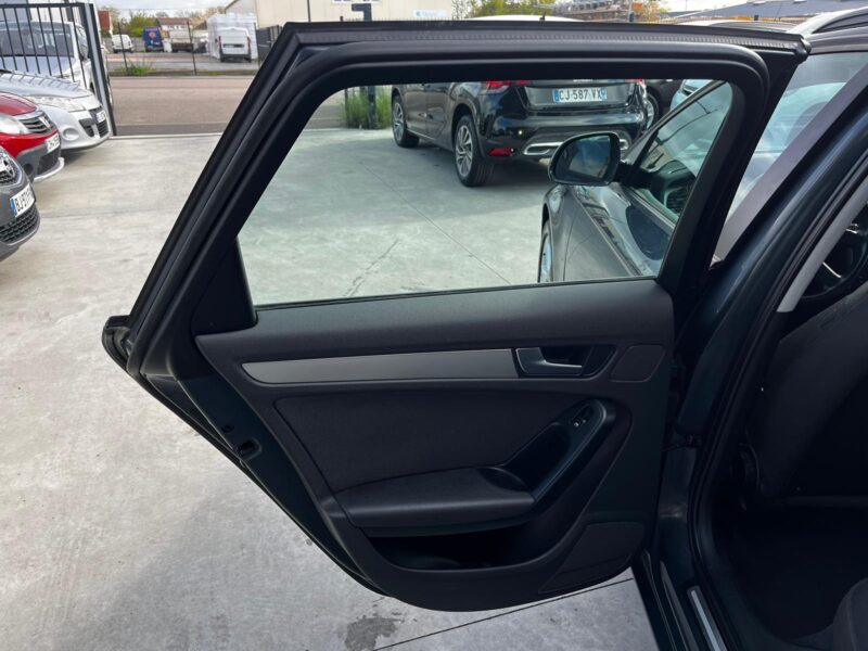 AUDI A4 B8 Avant 2.0 TDI 136 attraction