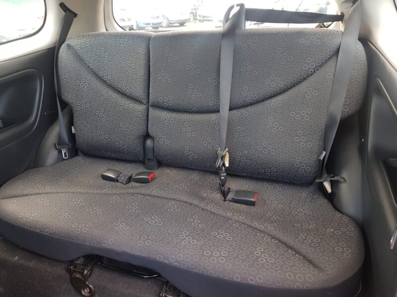 TOYOTA YARIS 1.0 VVT-i 65CV LUNA