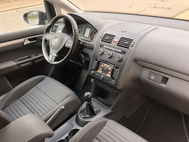 VOLKSWAGEN TOURAN1.6 TDI Cup 105CH GPS