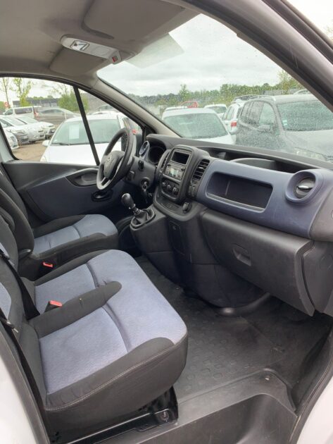 OPEL VIVARO B Camionnette 2016