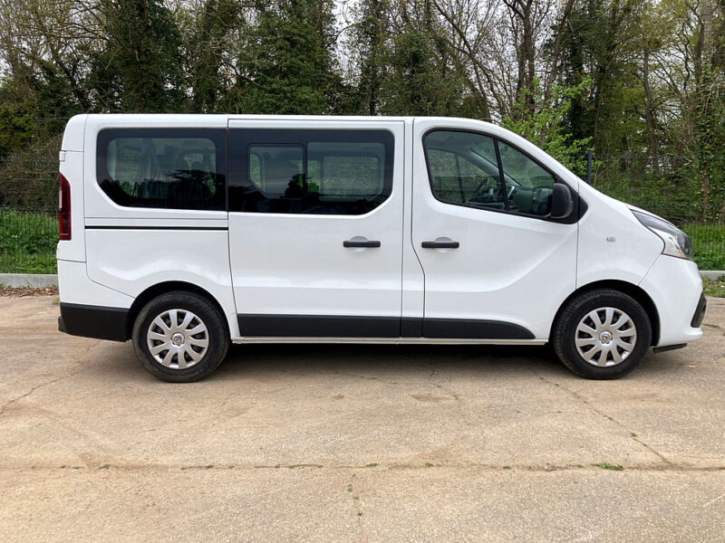 RENAULT TRAFIC III Autobus/Autocar 2015