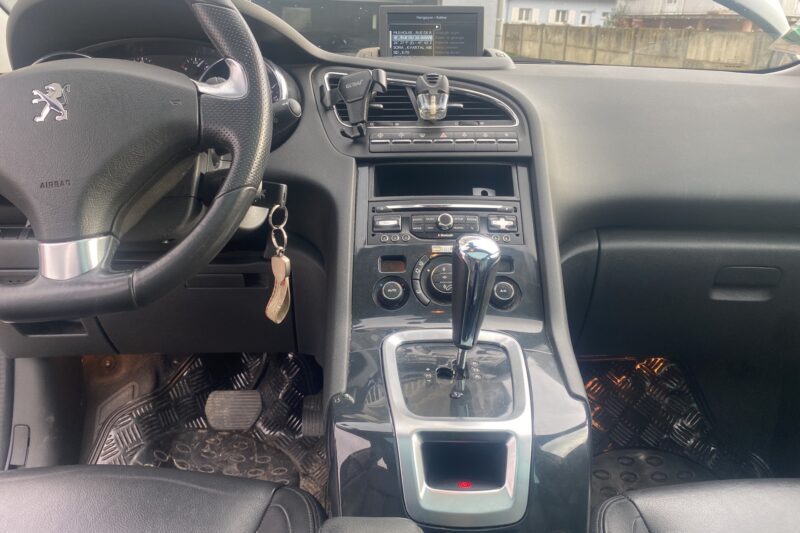 PEUGEOT 5008 ALLURE