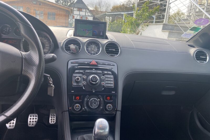 PEUGEOT RCZ blanche nacrée156 ch cuir+ sièges chauffants