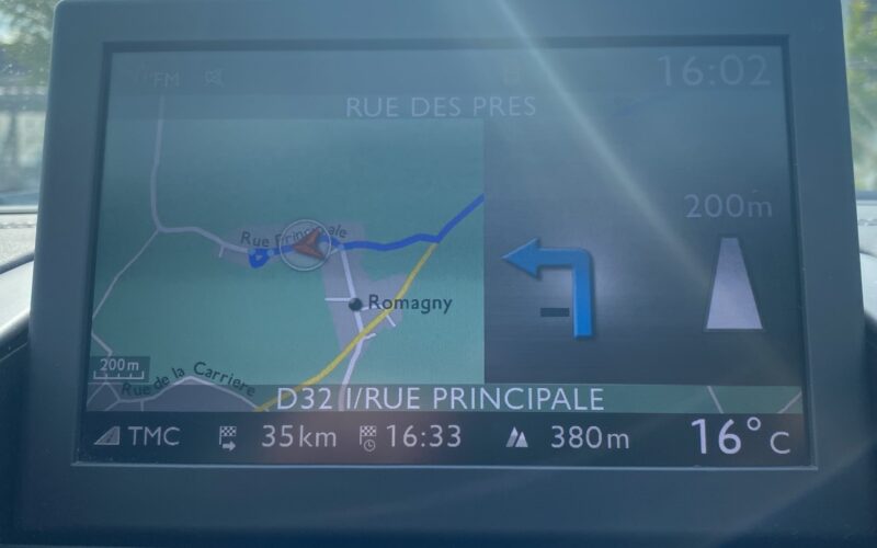 PEUGEOT RCZ blanche nacrée156 ch cuir+ sièges chauffants