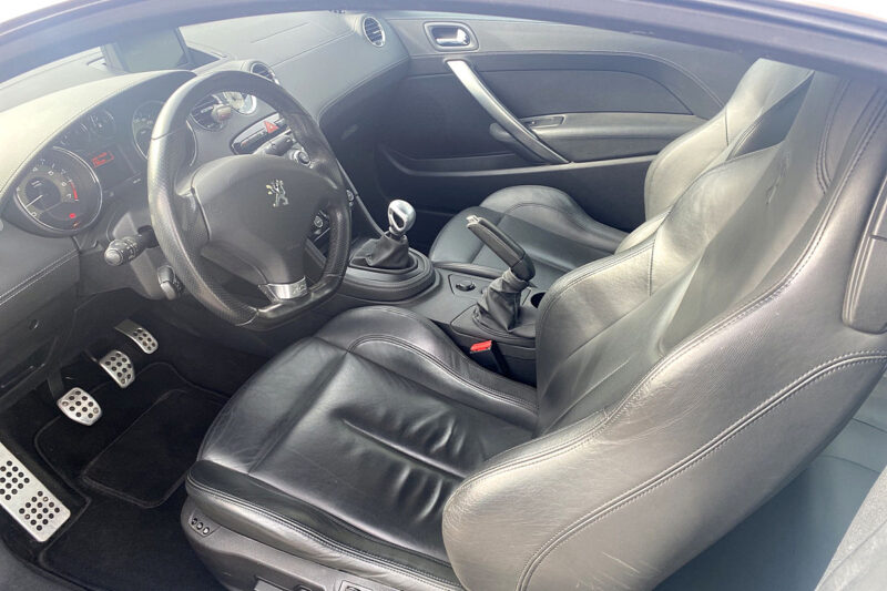 PEUGEOT RCZ blanche nacrée156 ch cuir+ sièges chauffants