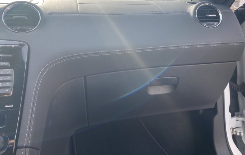 PEUGEOT RCZ blanche nacrée156 ch cuir+ sièges chauffants