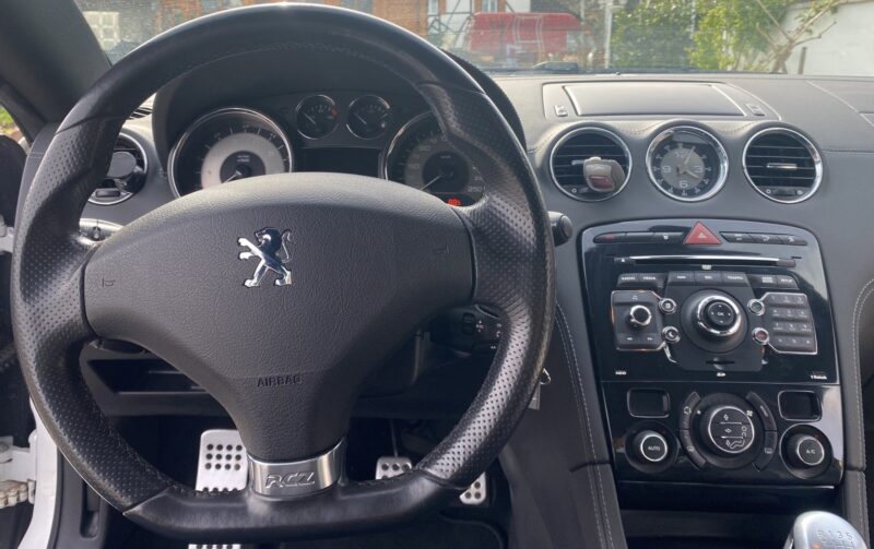 PEUGEOT RCZ blanche nacrée156 ch cuir+ sièges chauffants