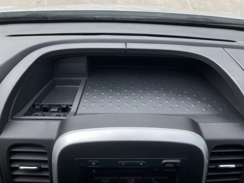 NISSAN NV300 FOURGON 2020