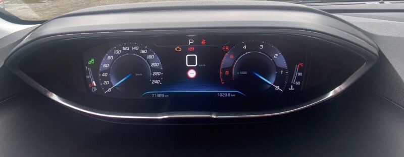 PEUGEOT 3008 2018 ALLURE BlueHDI 130ch