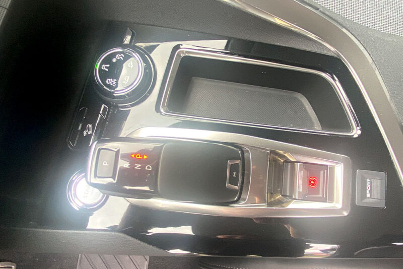 PEUGEOT 3008 2018 ALLURE BlueHDI 130ch