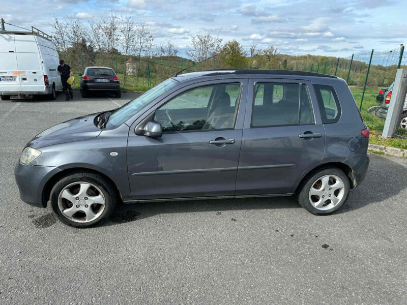 MAZDA 2 2004