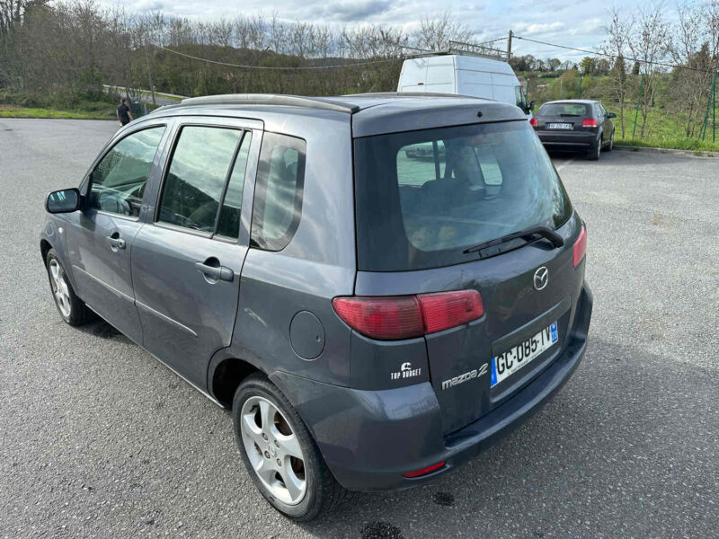 MAZDA 2 2004