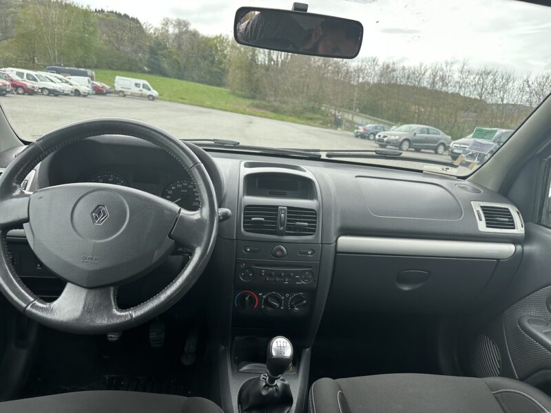 RENAULT CLIO II 2010