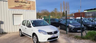 DACIA SANDERO 2010