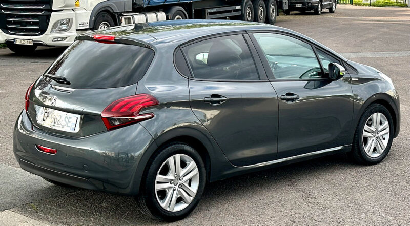 PEUGEOT  208 2017