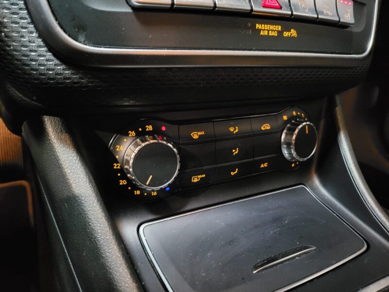 MERCEDES CLASSE A 160 SENSATION 102 cv APPLE CARPLAY / CAMERA / SIEGE CHAUFFANT