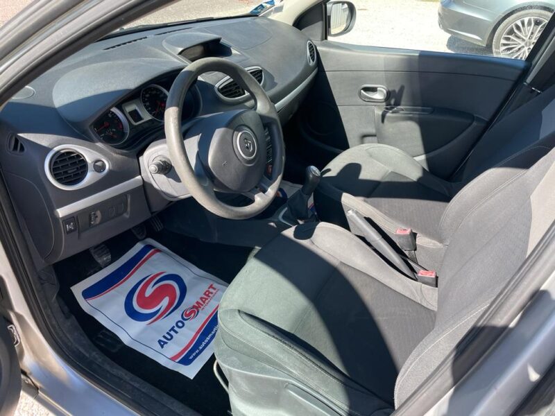 RENAULT CLIO 2010