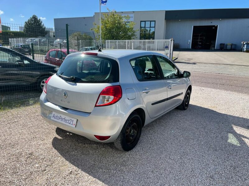 RENAULT CLIO 2010