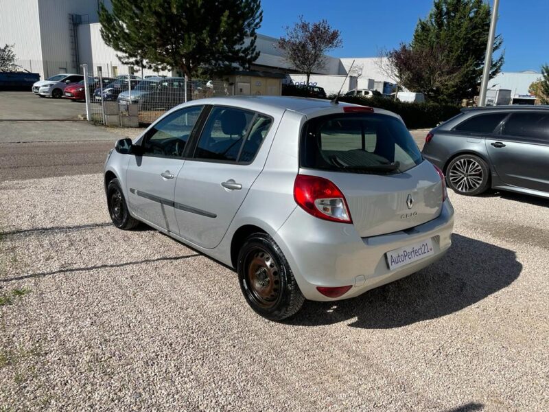 RENAULT CLIO 2010