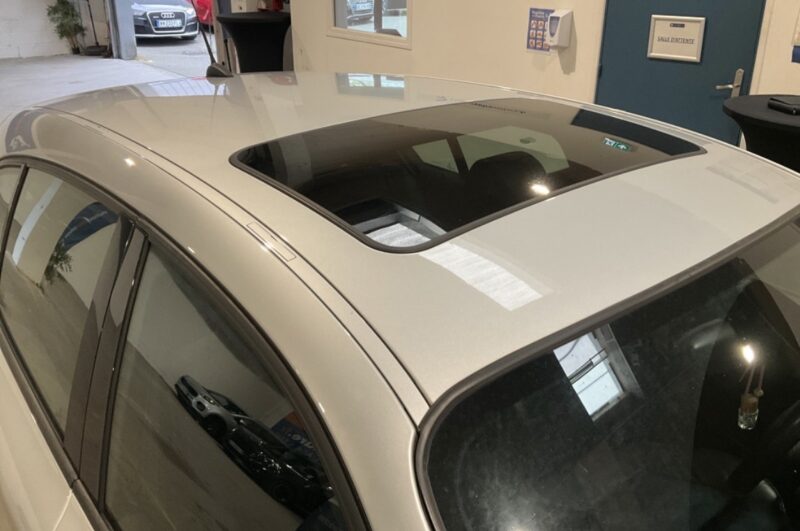 BMW SERIE 1 E87 PHASE 2 LCI 130i 3.0 6 CYLINDRES 265 PACK M SPORT / 5 Pts TOIT OUVRANT - Garantie1an